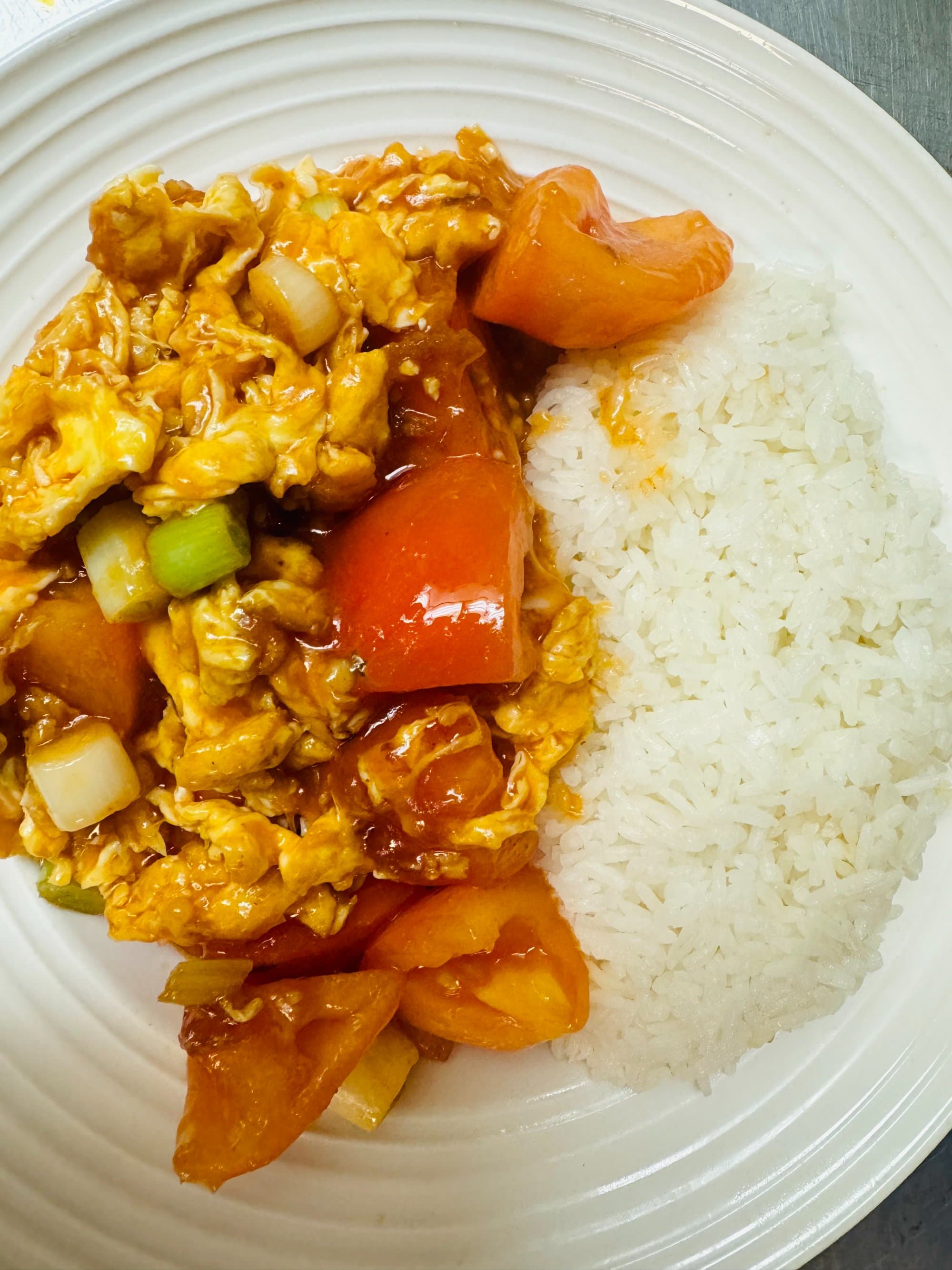 Tomato & Egg Rice Combination - This Bento Box features a combination of stir-fried tomatoes and scrambled eggs  | Bento Box