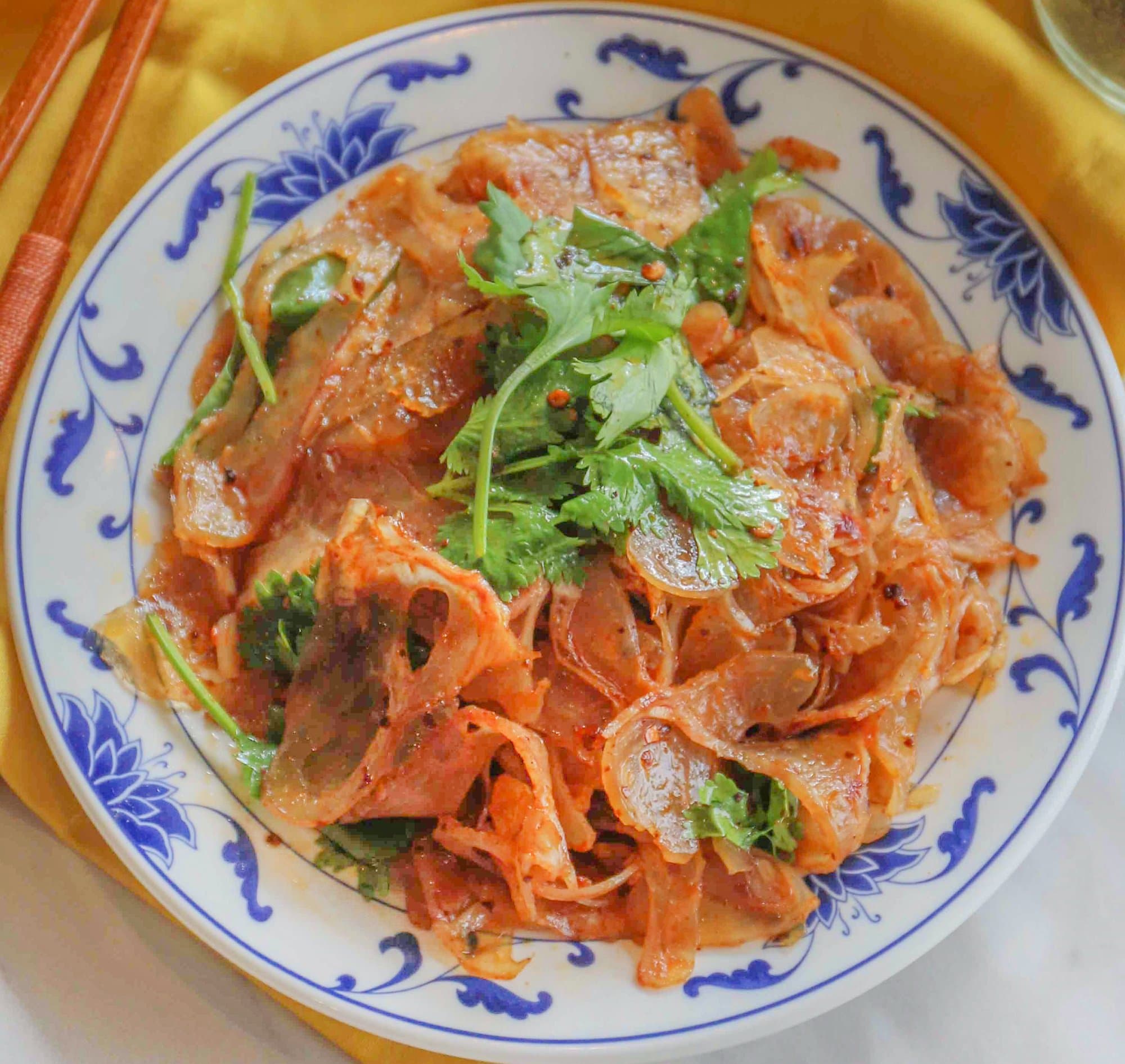 Spicy Beef Tendon - Thinly sliced beef tendon served in a spicy and flavorful sauce. A classic Sichu | Appetizer